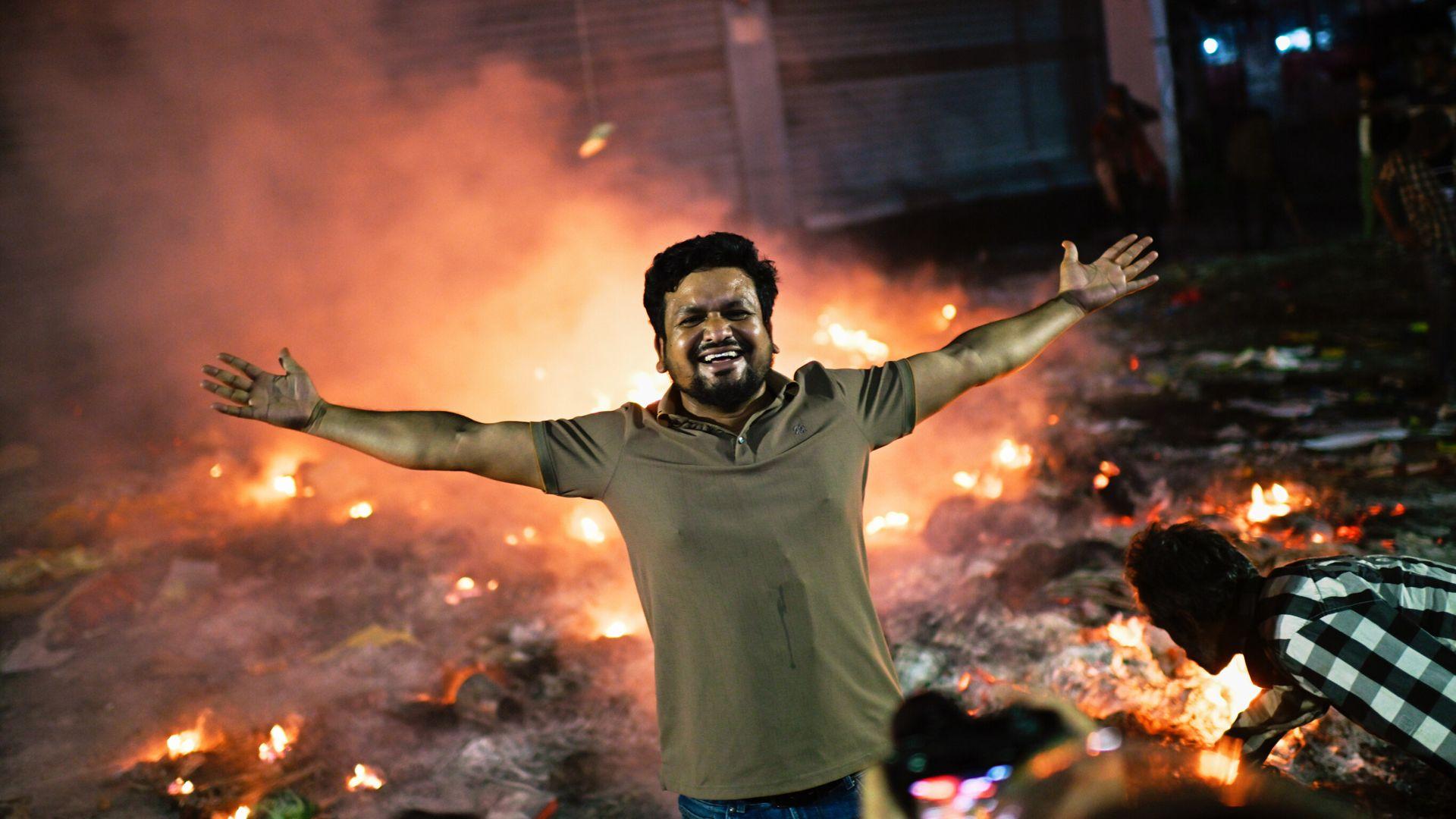 Trapped journalists rescued after mob sets fire to Bangladesh newspaper offices

Protesters have