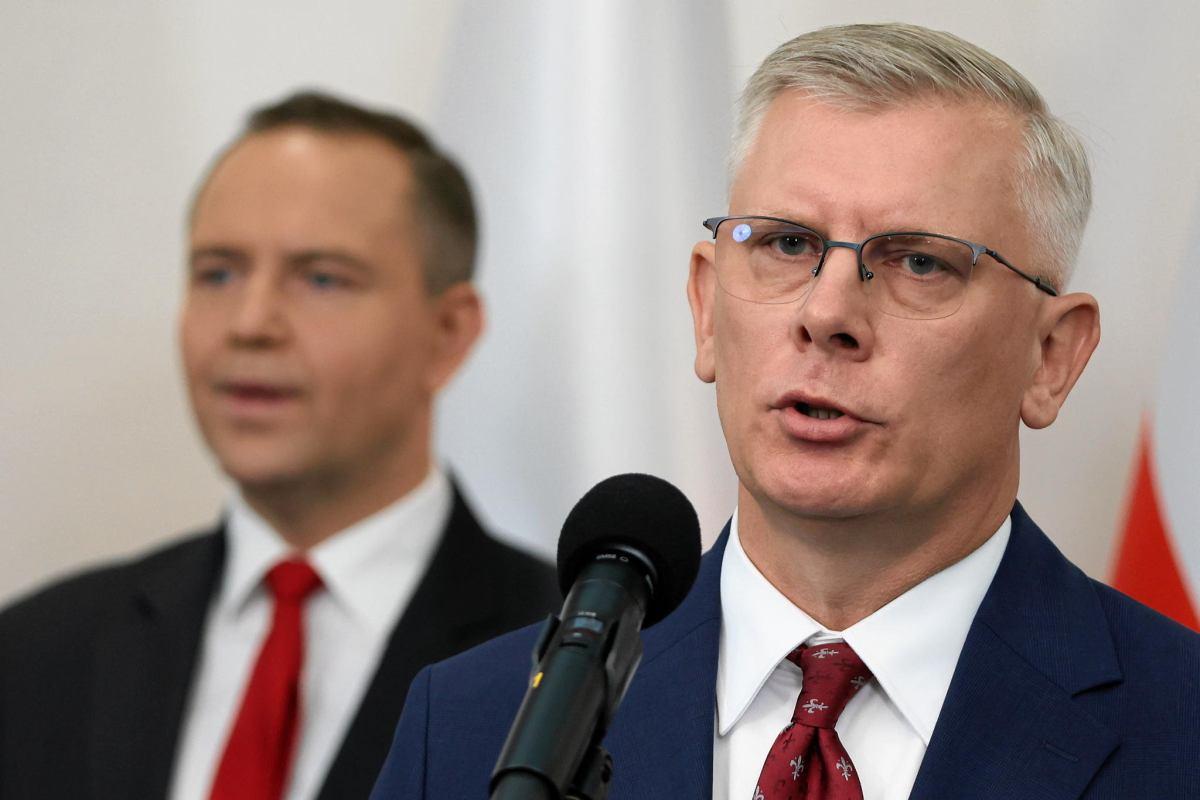 Raport o wpływach rosyjskich wraca do obiegu. Powstał na zlecenie PiS przed wyborami

Biuro