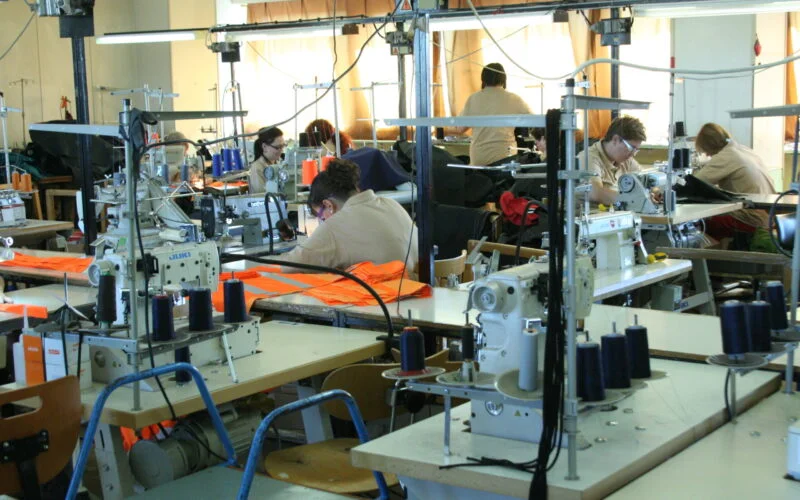 Hlavnou oblasťou p&ocirc;sobenia na&scaron;ej spoločnosti s&uacute; v&yacute;roba a predaj