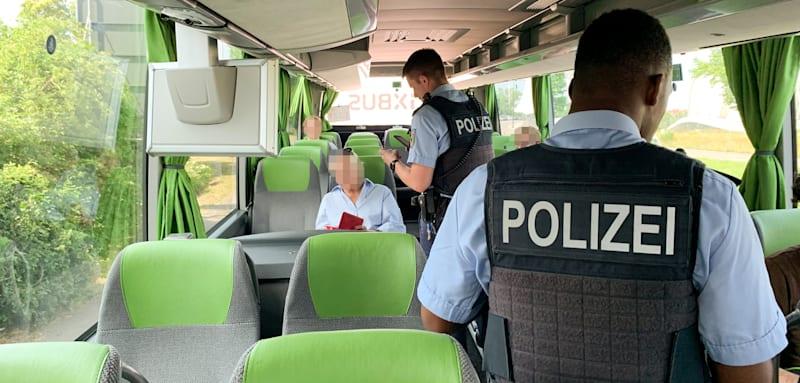 Mehr als 1500 Abgewiesene beantragten dennoch Asyl in Deutschland

Seit mehr als einem Jahr gibt es