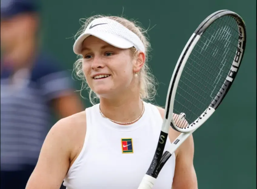 Emerson Jones, 17, opens up on losing school friends and loneliness in tennis 