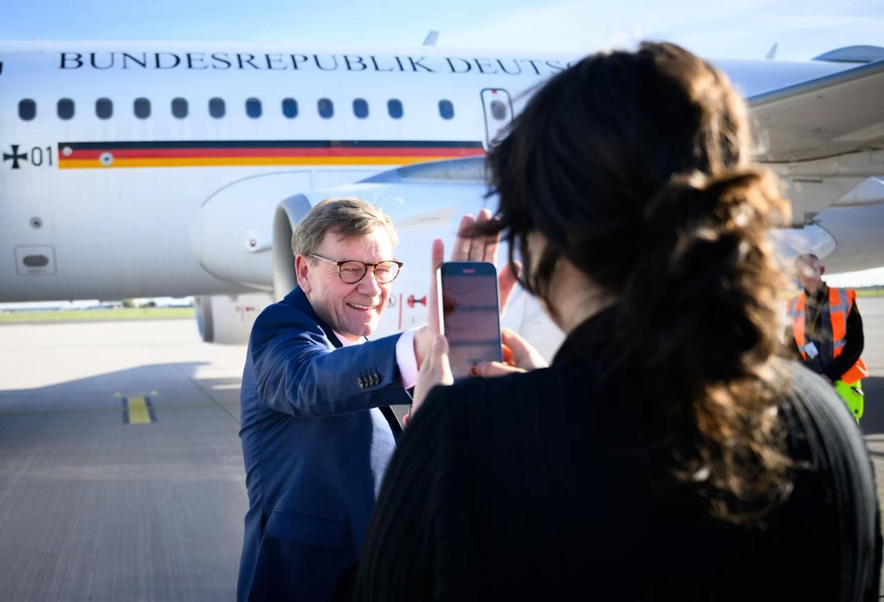 Vl&aacute;da Merza m&iacute;ňa peniaze daňov&yacute;ch poplatn&iacute;kov na PR v soci&aacute;lnych