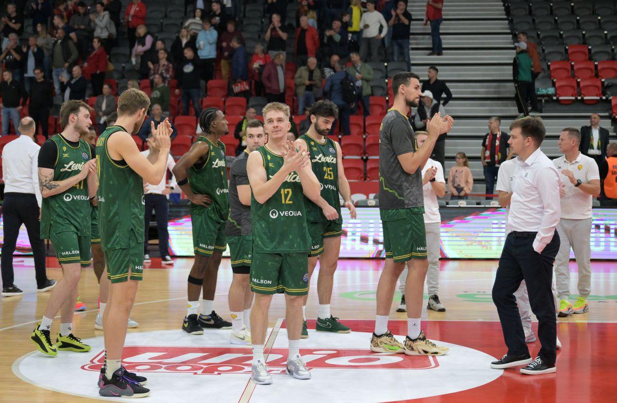 Tipos SBL: Atrakt&iacute;vne vianočn&eacute; divadlo. S&uacute;boj top t&iacute;mov dospel až do