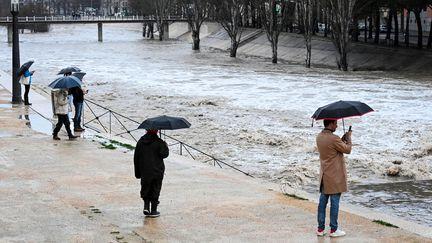 L'H&eacute;rault maintenu en vigilance rouge, la d&eacute;crue a d&eacute;but&eacute;