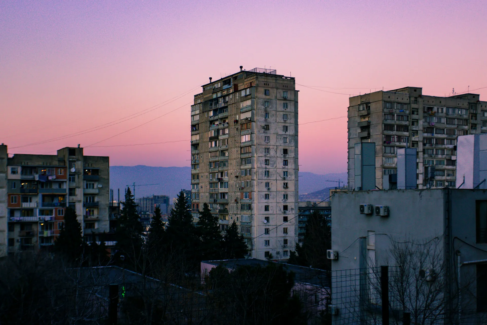 კომერციული უძრავი ქონების შეძენა თბილისში — 2026 წლის გზამკვლევი | Unlim.ge