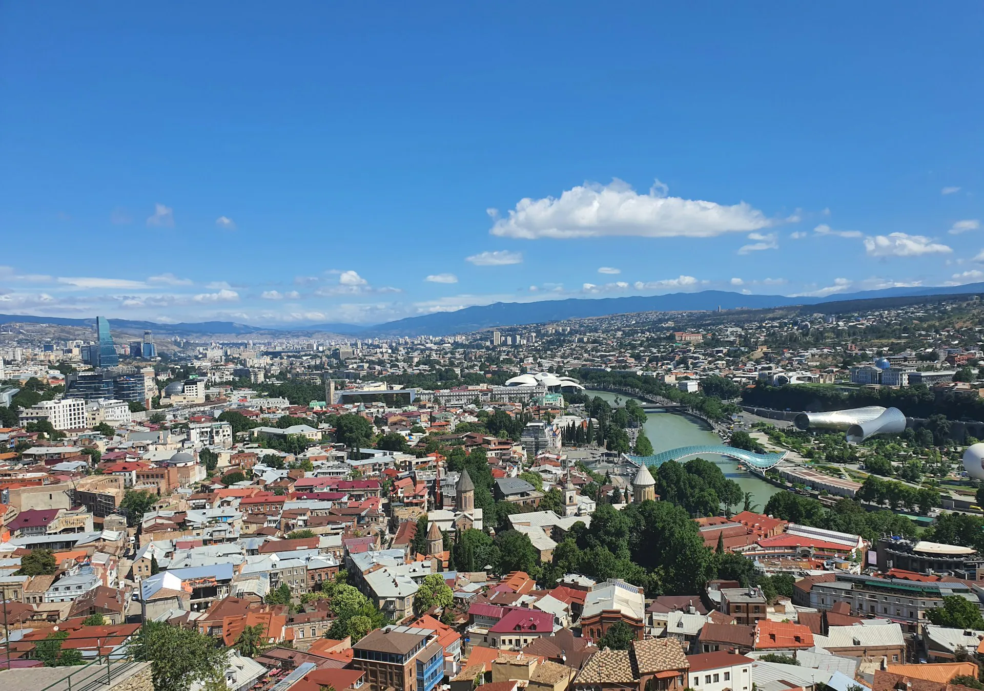 ბინის დაქირავება თბილისის ცენტრში — ფასები და პირობები | Unlim.ge