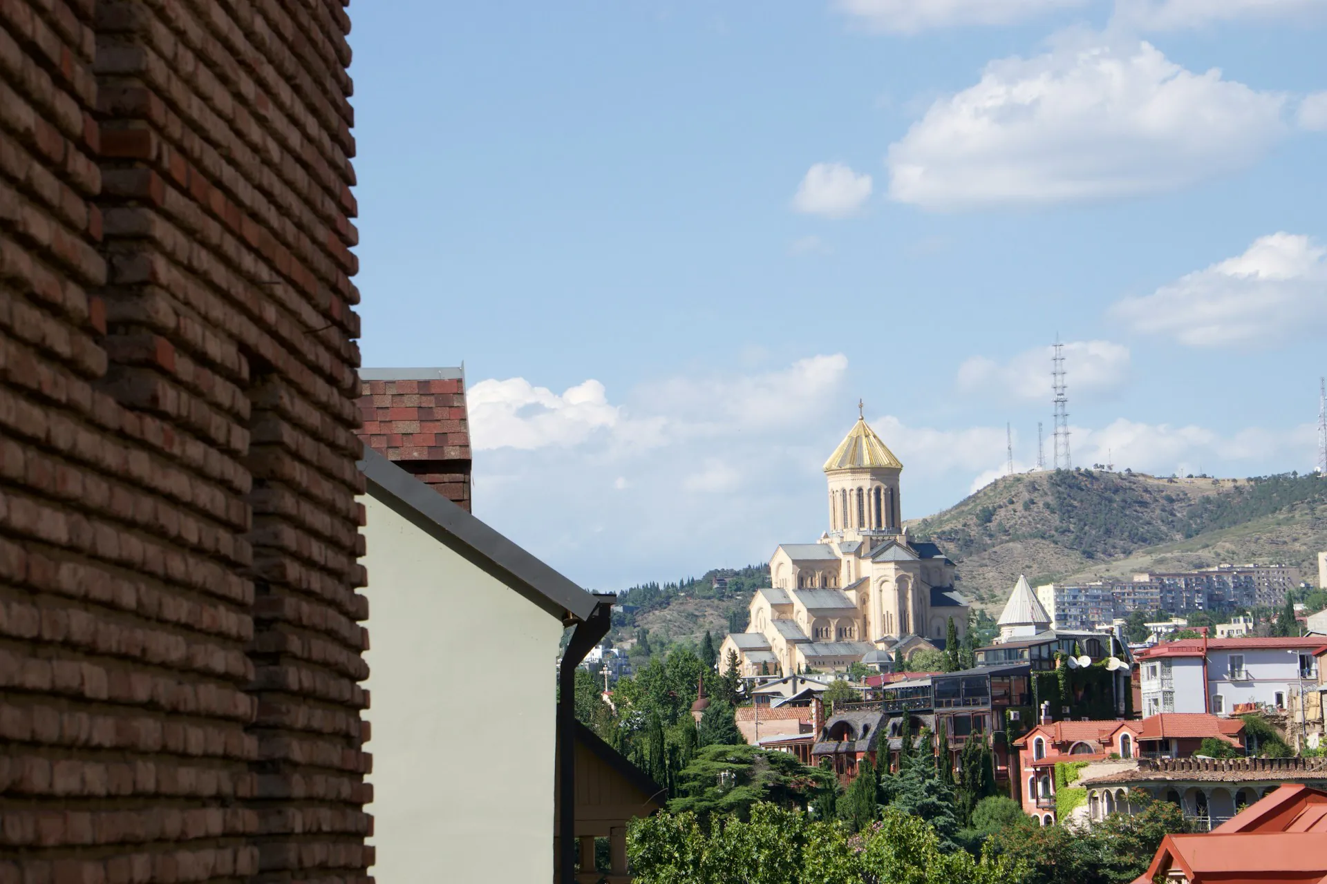 მიწის ყიდვა საქართველოში უცხოელისთვის — წესები და რჩევები | Unlim.ge