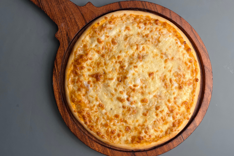 Cheesy Yummy Pizza