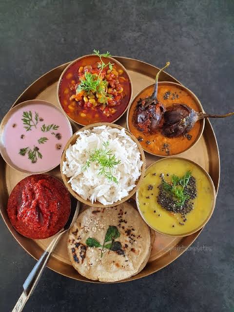 Pithla Thali