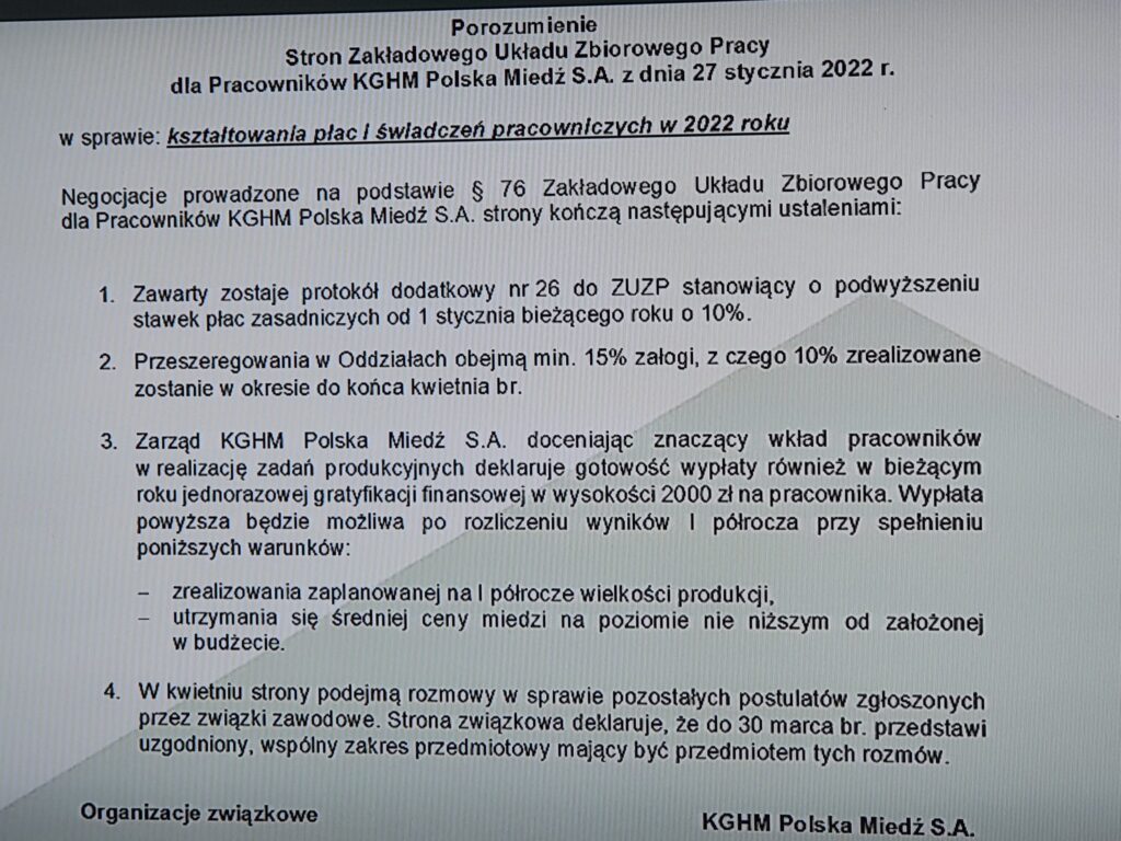 Podpisaliśmy porozumienie w sprawie wskaźnika płac,przeszeregowań pracowników i specjalnej nagrody.